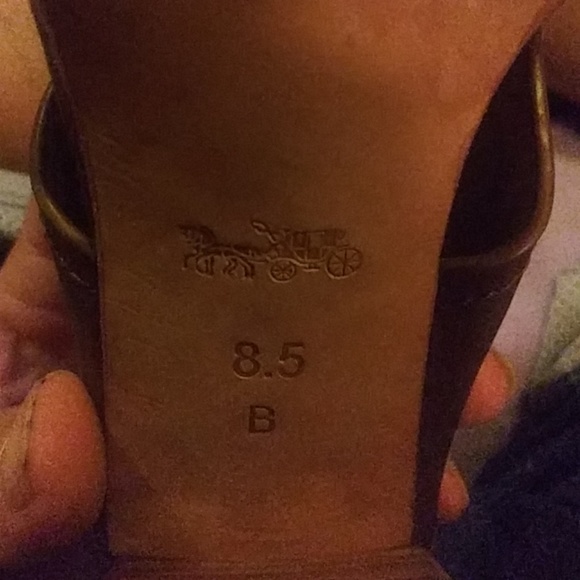 Coach heels - Picture 2 of 2